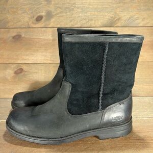 UGG Foerster men size 11 shoes black leather lined waterproof snow boots